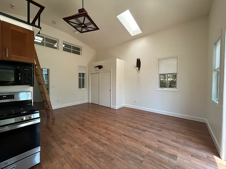 388A Orpheus Ave — Photo 4