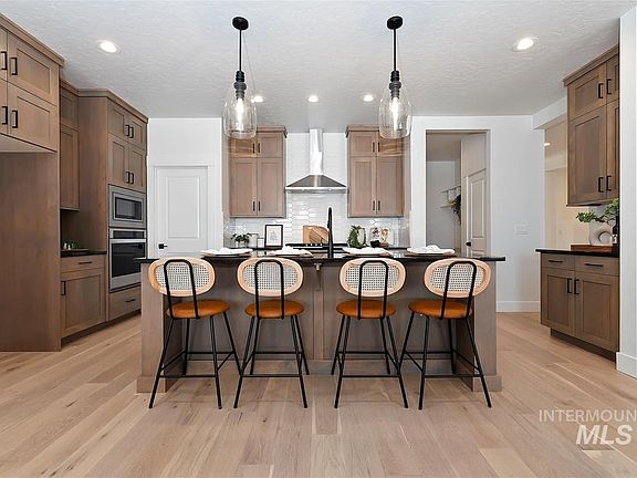 4th image of 2835 E 12th St