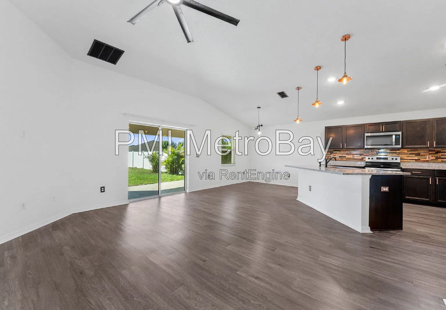 4 bed, 2.0 bath, 1869 sqft, $2,395 — Photo 3