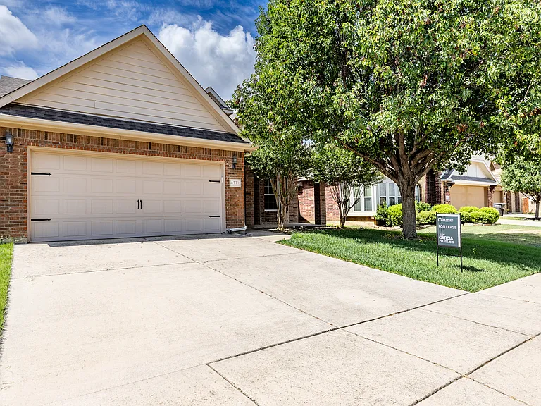 4333 Summersweet Ln — Photo 2