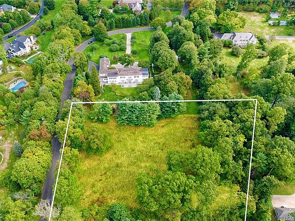 8 Stoneleigh Manor Lane