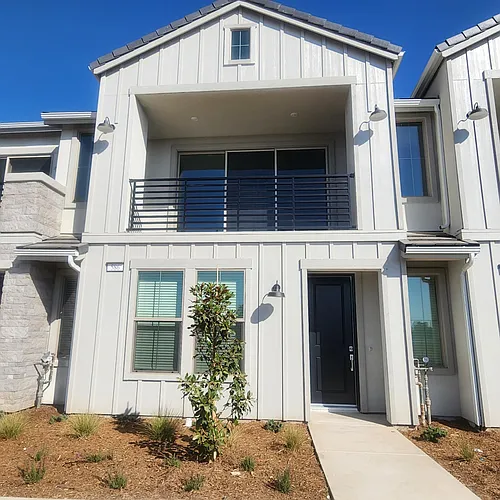 586 W Mahogany Ln Photo 1
