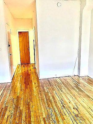 3rd image of 324 E 59th St APT 4D