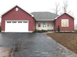 99 Farmington Cir, Feeding Hills, MA 01030