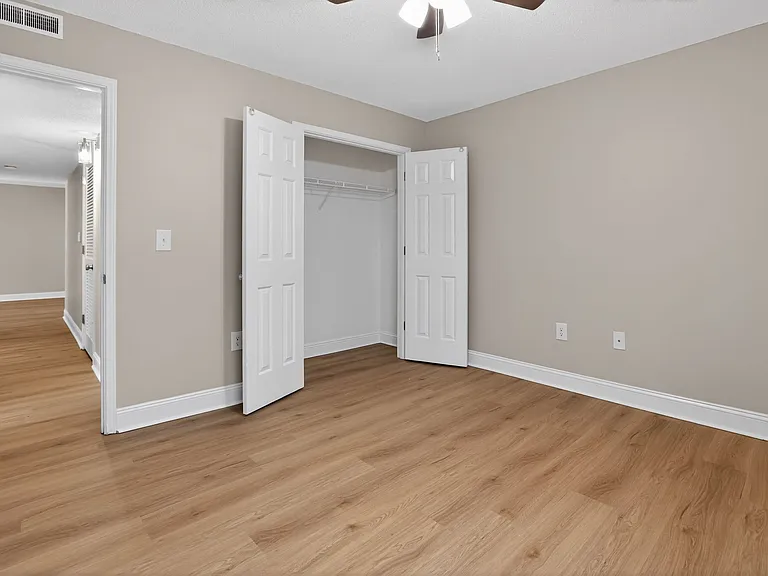 Alex Place Apartments — Photo 11