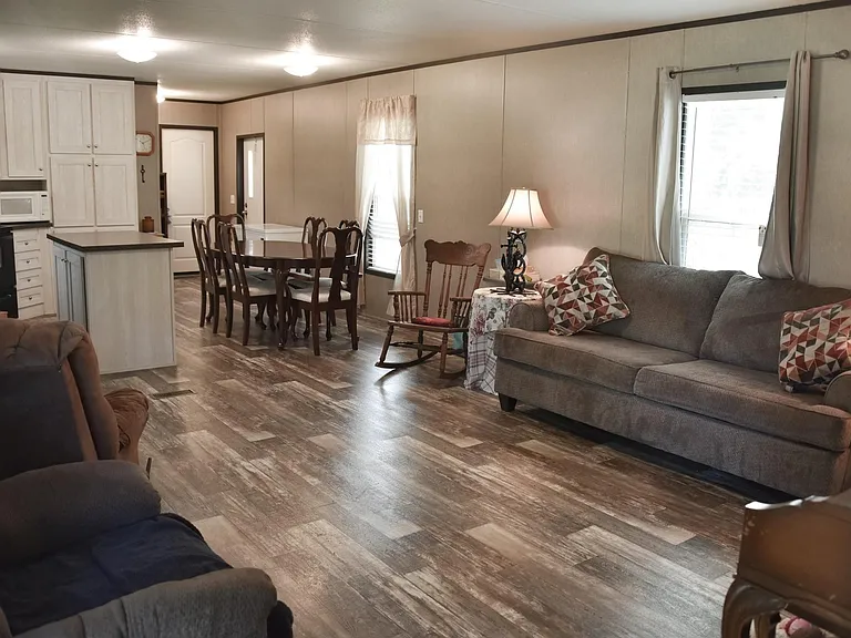 23602 Saxon Way — Photo 7