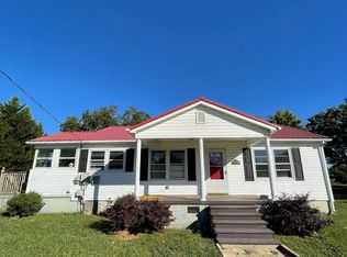 961 Iron Bridge Rd, Cowpens, SC 29330