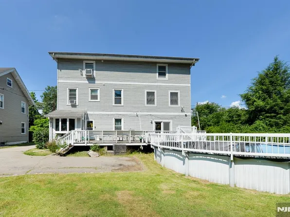 71 Ringwood Ave, Pompton Lakes, NJ 07442