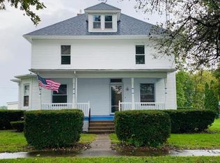 31318 Center St, Chenoa, IL 61726