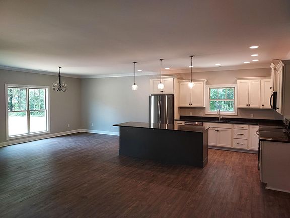 5th image of 1628 Catoma Ln NE