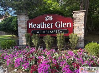 2509 Candlelight Ct #2509, Helmetta, NJ 08828