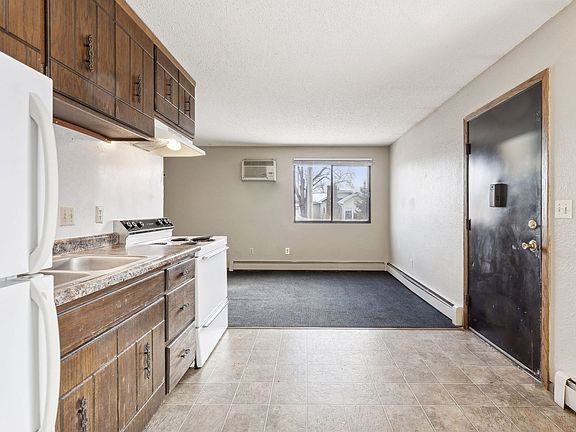3rd image of 96 Arlington Ave W #1445