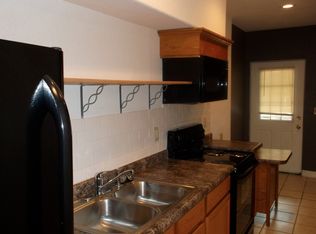 913 N Albert St APT D, Macomb, IL 61455