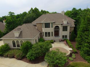 19100 Edmonton Dr, Brookfield, WI 53045