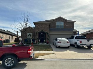 1749 Falling Star Dr, Haslet, TX 76052