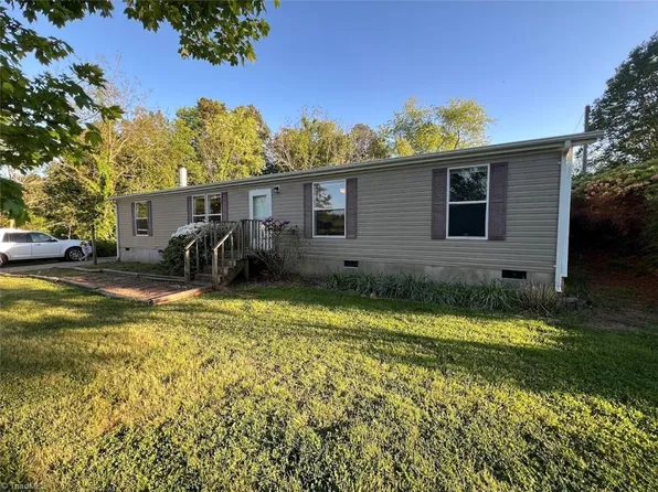 1158 John McGrady Rd, North Wilkesboro, NC 28659