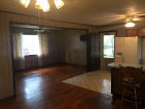 3rd image of 2420 Belmont Ave