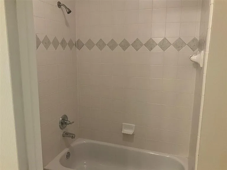 6193 Spalding Dr — Photo 33