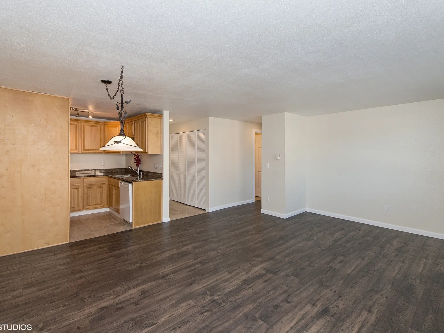 2 bed, 854 sqft, $1,895 — Photo 3