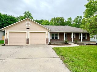 2707 Matt St, Harrisonville, MO 64701