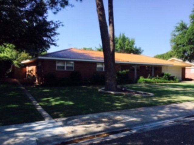 1st image of 916 NE Avenue F