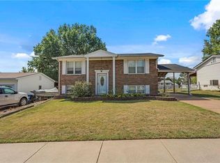 1892 San Luis Rey Pkwy, Fenton, MO 63026