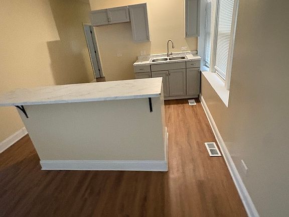 3rd image of 7408 S Yates Blvd
