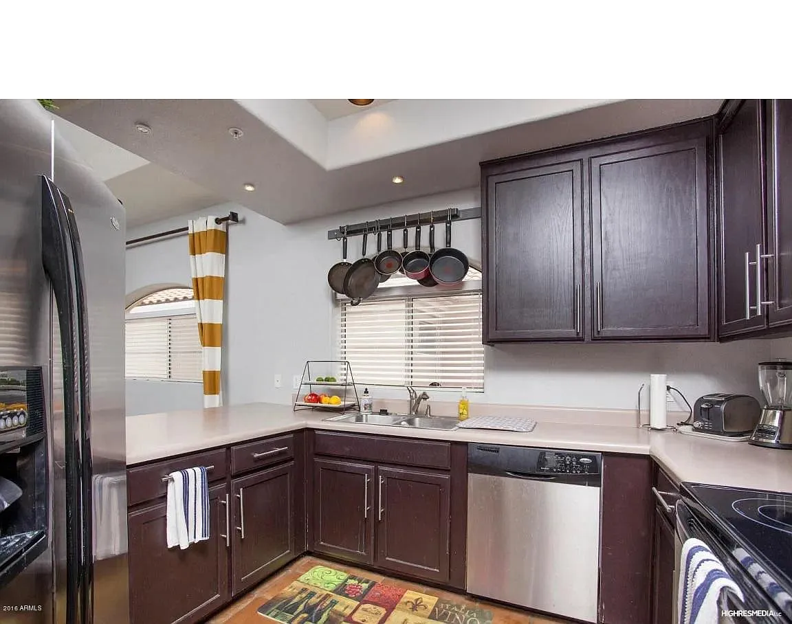 Building Photo - 8653 E Royal Palm Rd #2008