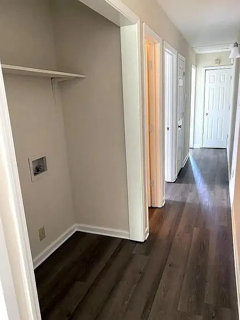 324 Gannt St — Photo 3