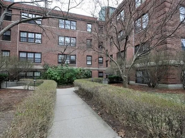 8 Kilsyth Ter APT 44, Brighton, MA 02135