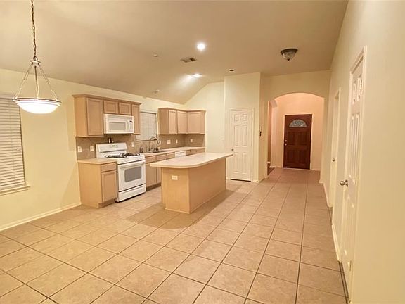 2nd image of 1823 Lansing Cove Dr