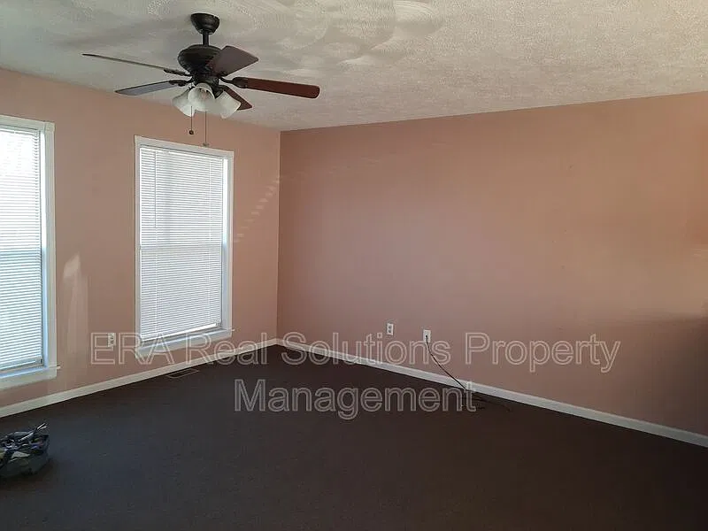 2 bed, 1.5 bath, $895 — Photo 2