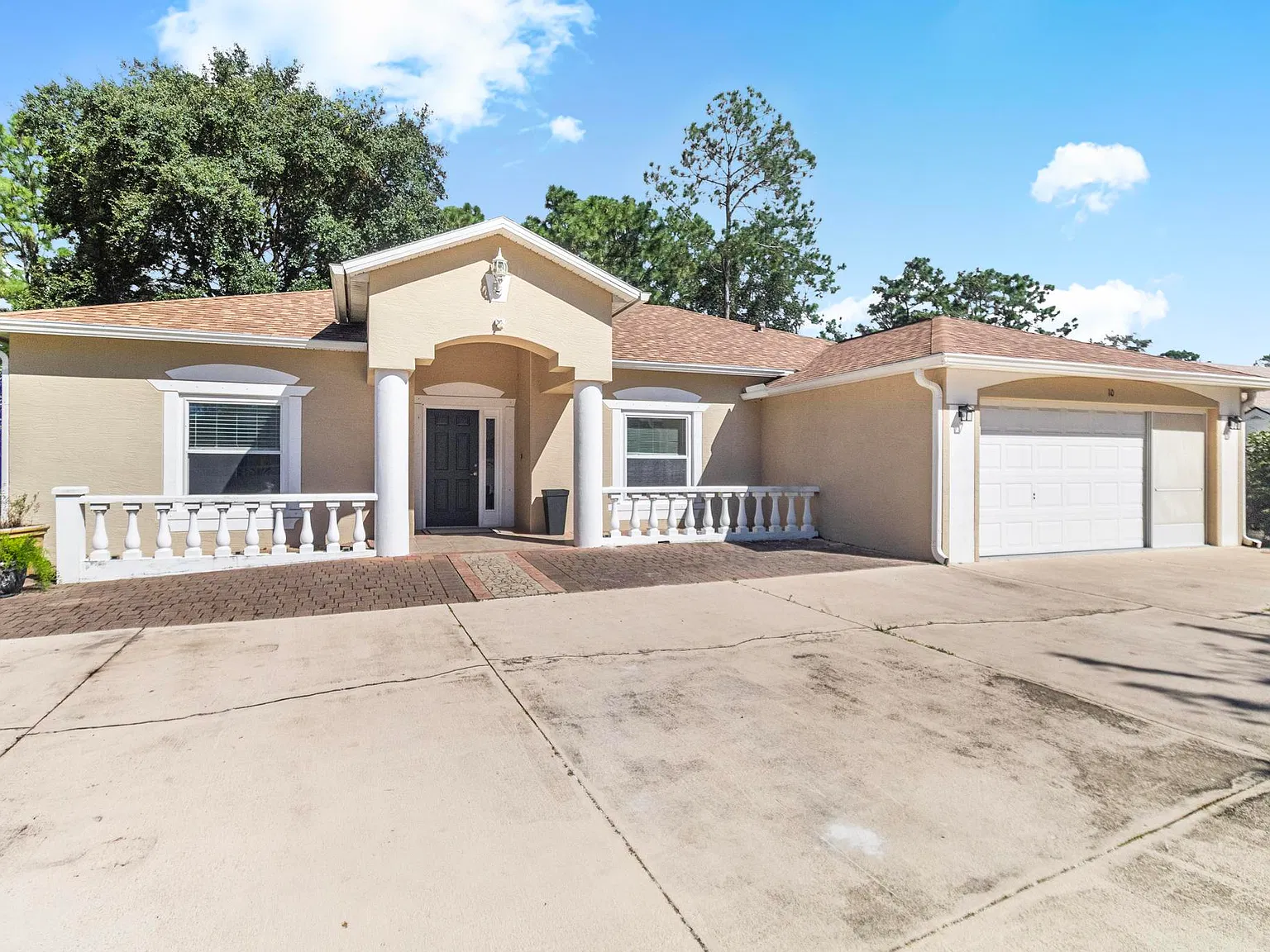 4 bed, 1852 sqft, $2,350 — Photo 2