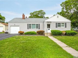 89 Annanias Ave, Patchogue, NY 11772