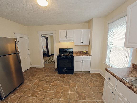 5th image of 10080 Grandview Ave