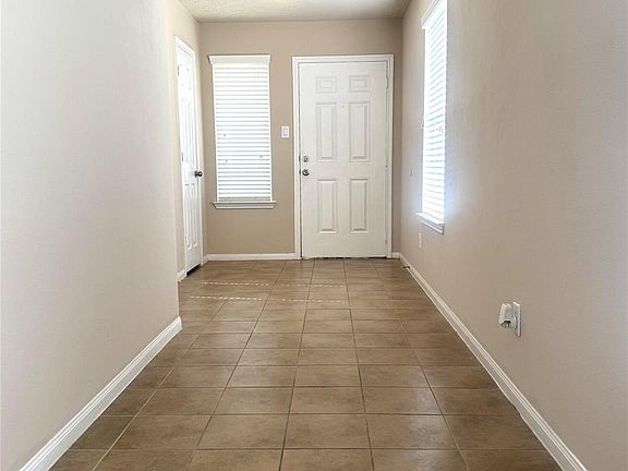 4th image of 2231 Tandy Park Way