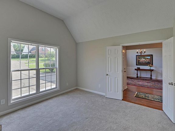 4th image of 94 Bent Ridge Dr S