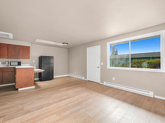 2nd image of 2812 Cottonwood Ave #17
