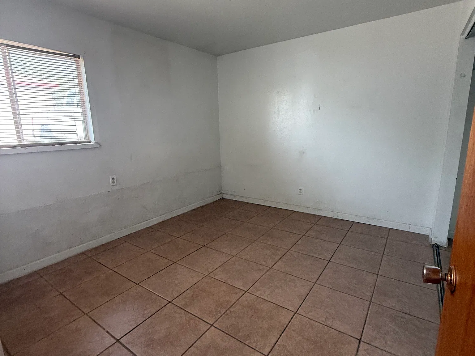 620 W Erie St — Photo 4