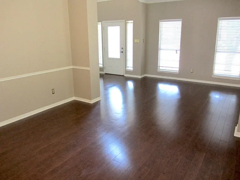 1815 Hickory Ridge Cv — Photo 2