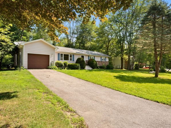 31 Ravenwood Rd