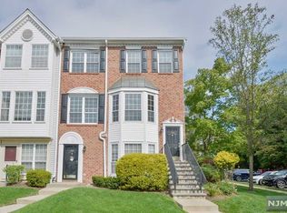 786 Sassafras Ct #786, Mahwah, NJ 07430