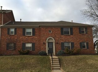 690 Robinwood Dr APT D, Pittsburgh, PA 15216