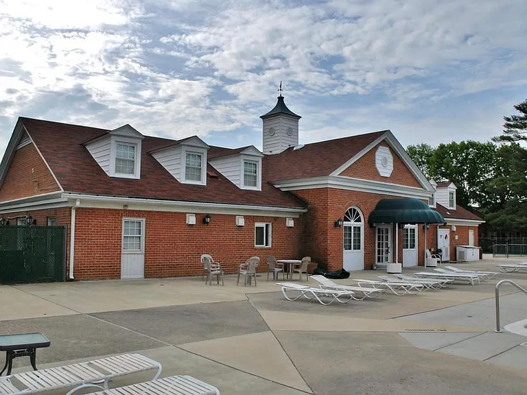 728 Quince Orchard Blvd #T1 — Photo 13