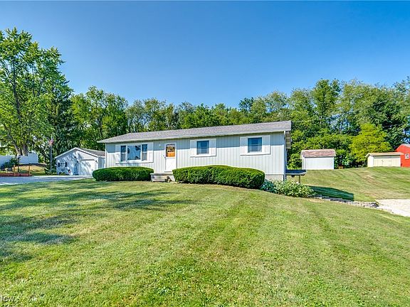 2nd image of 959 Thierry Ave