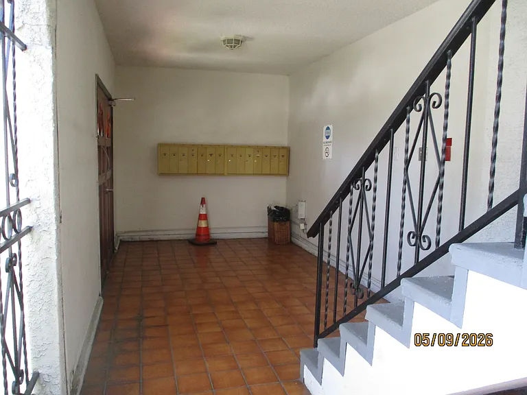 631 E Elk Ave #8 — Photo 7