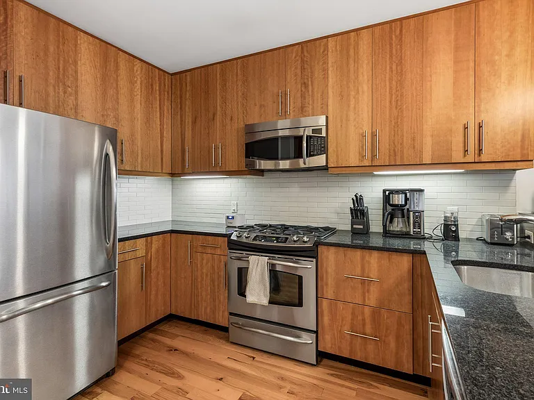 1425 Locust St #4E — Photo 9