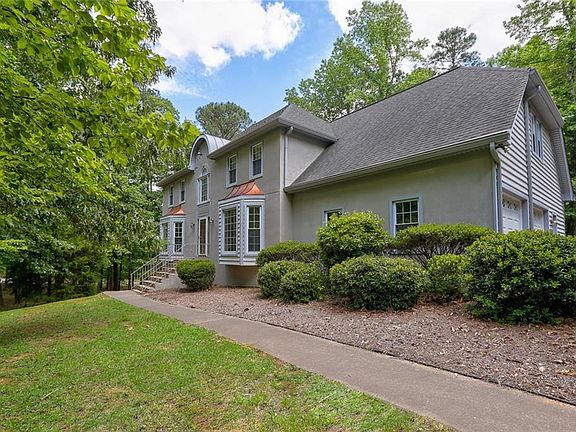 4th image of 6829 Greenoak Dr