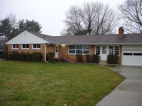 2nd image of 136 Kirk Dr E