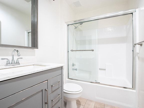 4th image of 3611 S Centinela Ave #D7f8cf9b4